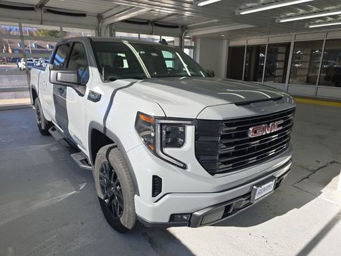 Used 2024 GMC Sierra 1500 Elevation image 7