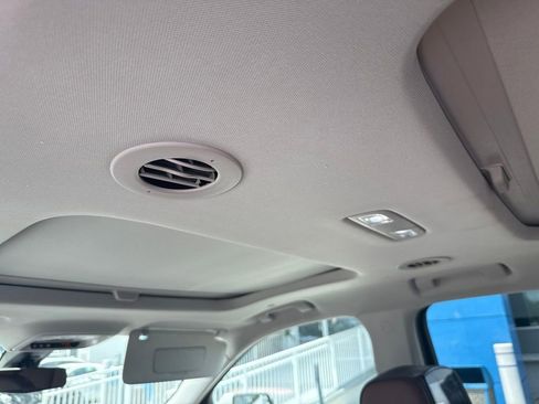 Used 2021 Chevrolet Traverse High Country FWD image 16