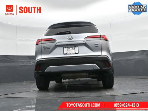 Used 2022 Toyota Corolla Cross XLE image 46