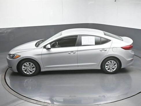 Used 2018 Hyundai Elantra SE w/ Cargo Package image 41