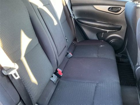 Used 2021 Nissan Rogue Sport S image 30