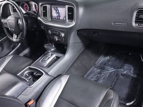 Used 2021 Dodge Charger SXT w/ Leather Interior Group image 40