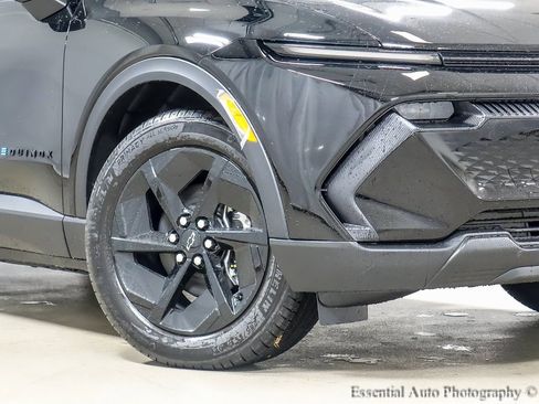 New 2026 Chevrolet Equinox EV LT image 4