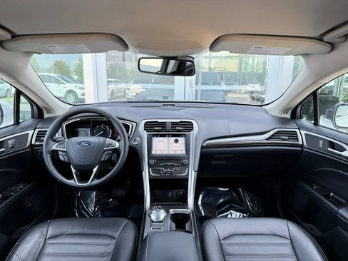 Used 2018 Ford Fusion SE w/ Equipment Group 602A FWD image 21
