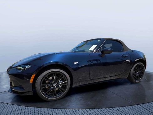 New 2026 MAZDA MX-5 Miata Club w/ Interior Package RWD image 2