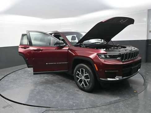 New 2025 Jeep Grand Cherokee L Limited image 27