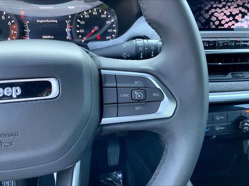 Used 2024 Jeep Compass Latitude image 45