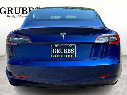Used 2022 Tesla Model 3 Standard Range image 5
