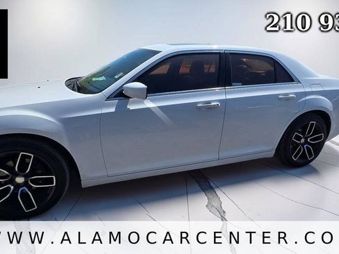 Used 2013 Chrysler 300 S RWD image 2