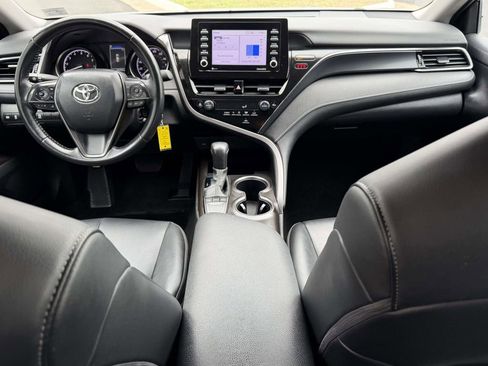 Used 2024 Toyota Camry SE image 2