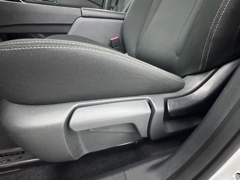 Used 2024 Nissan Rogue S image 18