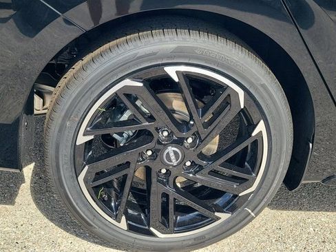 New 2026 Nissan Sentra SR w/ Floor Mat Package FWD image 3