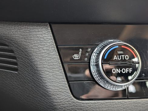 Used 2023 Mitsubishi Outlander SE image 37