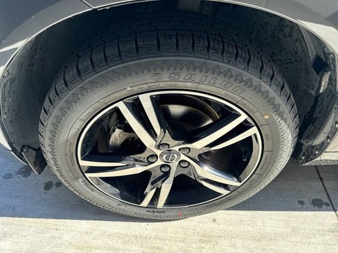 Used 2022 Volvo XC60 B5 R-Design image 18