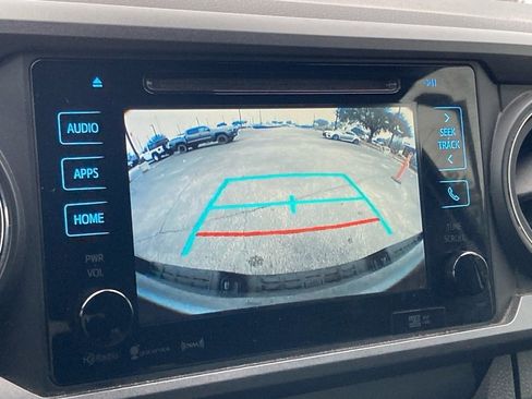 Used 2018 Toyota Tacoma TRD Sport w/ Technology Package image 21