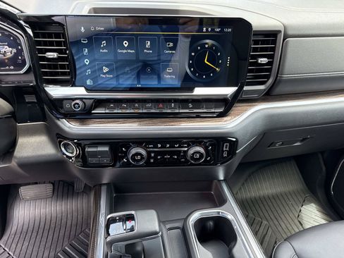 Used 2026 Chevrolet Silverado 1500 LT Trail Boss w/ LT Trail Boss Premium Package AWD/4WD image 23
