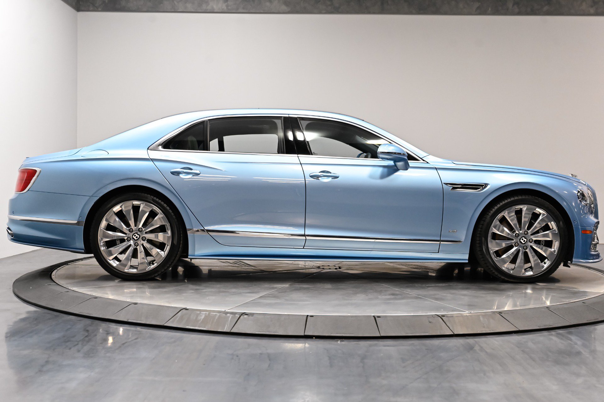 Used 2022 Bentley Flying Spur V8 AWD/4WD image 14