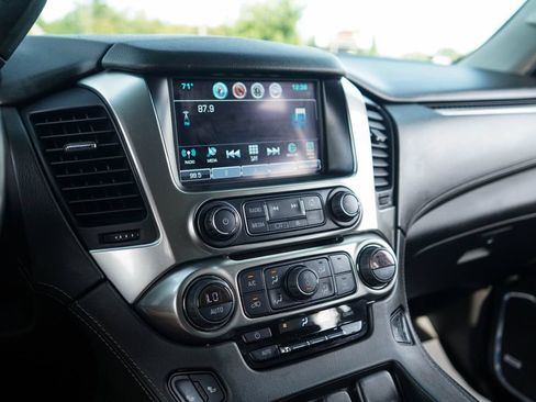 Used 2019 Chevrolet Suburban LT AWD/4WD image 7