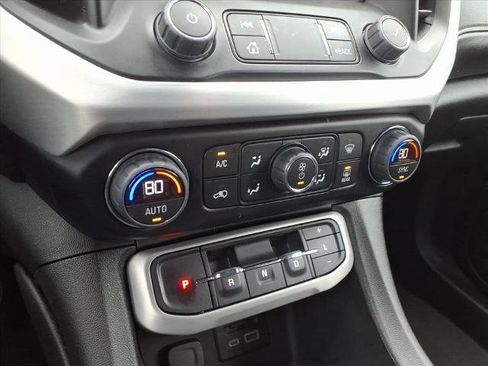 Certified 2023 GMC Acadia SLT image 28