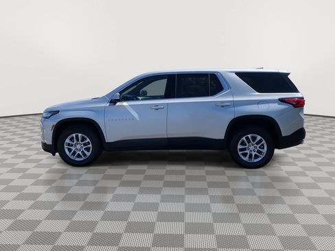 Used 2022 Chevrolet Traverse LS FWD image 4