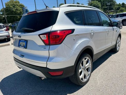 Used 2019 Ford Escape Titanium AWD/4WD image 3