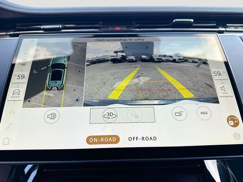 Used 2025 Land Rover Range Rover Sport SE image 34