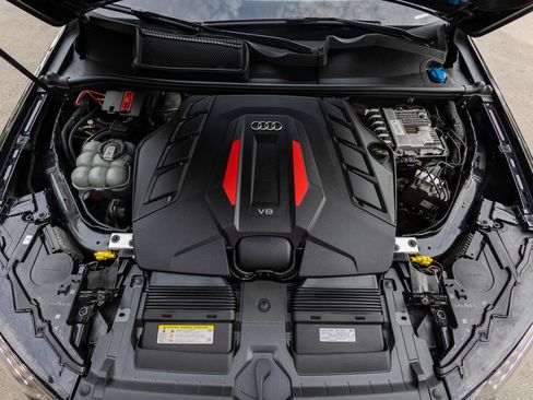Used 2021 Audi SQ7 Premium Plus w/ Driver Assistance Package AWD/4WD image 39