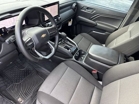Used 2025 Chevrolet Colorado W/T w/ WT Custom Package RWD image 9