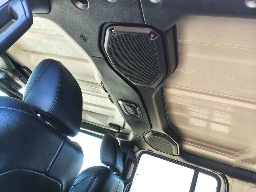 Used 2020 Jeep Wrangler Unlimited Sahara AWD/4WD image 19