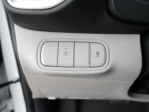 New 2026 Hyundai Venue SEL FWD image 25