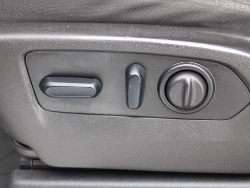 Used 2023 Chevrolet Silverado 2500 LT image 20