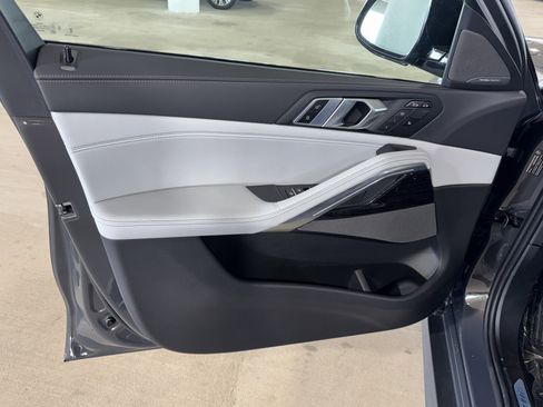New 2026 BMW X6 xDrive40i w/ Climate Comfort Package image 13