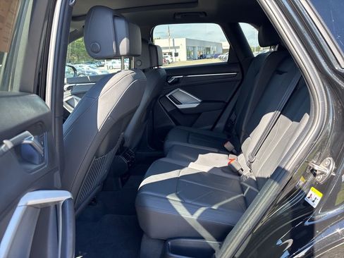 Used 2022 Audi Q3 2.0T Premium w/ Convenience Package image 24