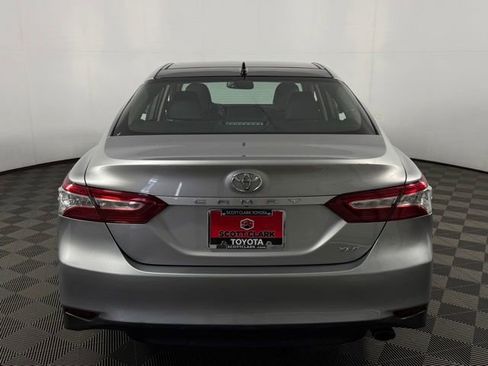 Used 2019 Toyota Camry XLE FWD image 6