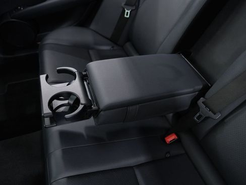 Used 2014 Mercedes-Benz C 250 Sedan image 31