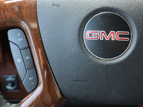 Used 2016 GMC Savana 2500 image 26