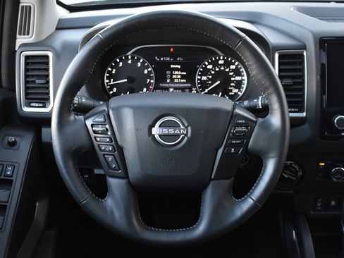 Used 2024 Nissan Frontier SL w/ Technology Package image 21