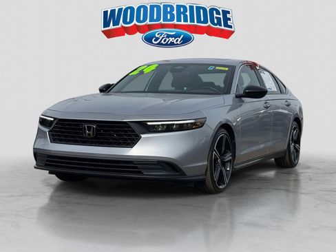 Used 2024 Honda Accord Sport image 2