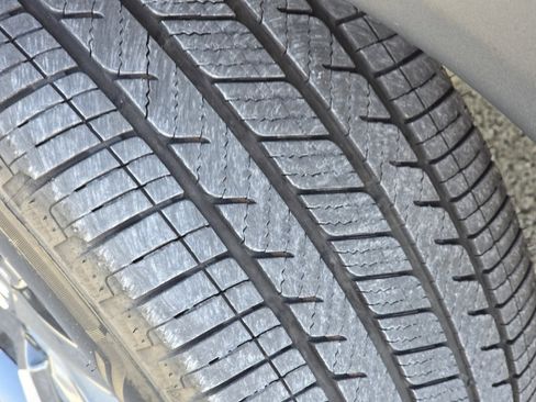 Used 2024 Honda Pilot Elite image 4