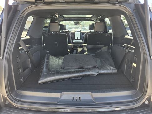 Used 2022 Ford Expedition Limited RWD image 15