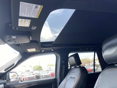Used 2024 Ford Expedition Max Platinum image 22