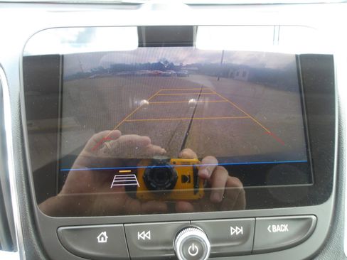 Used 2019 Chevrolet Malibu LT image 23