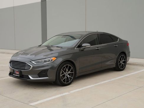 Used 2019 Ford Fusion SEL FWD image 3