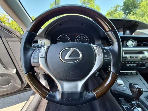 Used 2015 Lexus ES 350 w/ Luxury Package FWD image 25