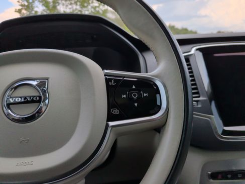 Used 2017 Volvo XC90 T6 Momentum w/ Vision Package AWD/4WD image 23