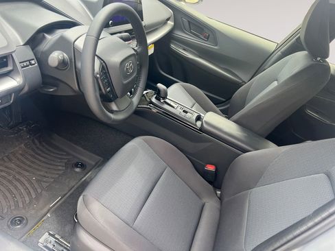 New 2026 Toyota Prius LE FWD image 9