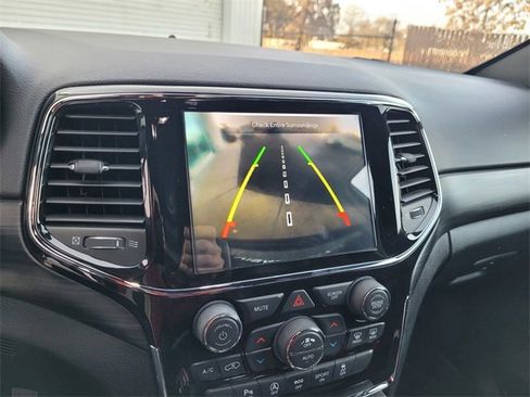 Used 2021 Jeep Grand Cherokee Laredo X image 18