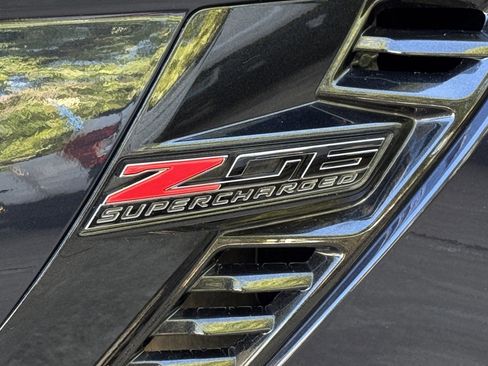 Used 2016 Chevrolet Corvette Z06 w/ 3LZ Preferred Equipment Group image 23