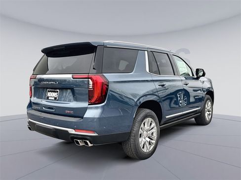 New 2026 GMC Yukon Denali w/ Sun & Power Step Package image 7