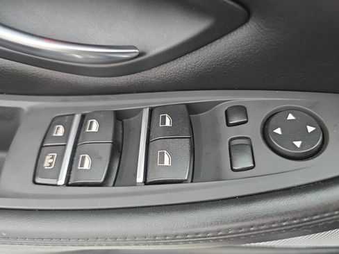 Used 2013 BMW M5 image 28